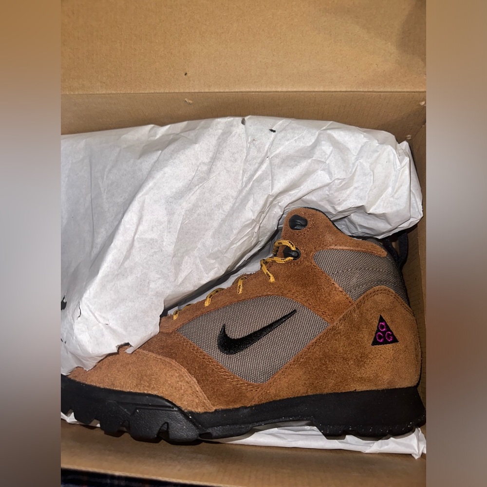 Nike ACG Torre Mid Waterproof Size 8